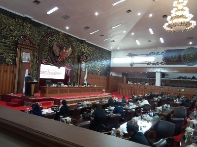 Fraksi-Fraksi DPRD Provinsi Jambi Pertanyakan Realisasi Dumisake