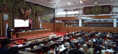 DPRD Jambi Gelar Rapurna Agenda Pandangan Umum Fraksi-Fraksi Terhadap RAPBD