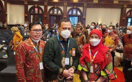 Walikota Sungai Penuh Terima Penghargaan dari KPK RI
