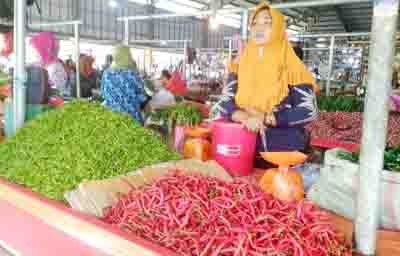 Pasokan Berkurang Harga Cabe Merah di Kota Jambi Naik