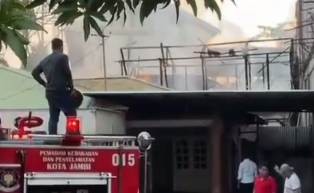 Dapur Rumah Ludes di Lahap Sijago Merah