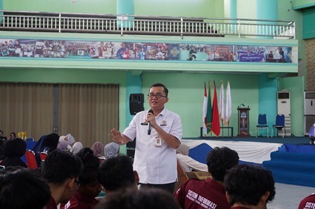 Di Hadapan Ratusan Mahasiswa UIN Ariansyah Tegaskan Bahaya Laten Judi  Online