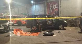 Warga Digemparkan Temukan Mayat Sejoli di Dalam Mobil Terparkir di Tempat Perbelanjaan Trona Ekspres