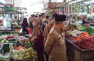 Pemkot Jambi Sidak Akan Ketersediaan Bahan Pangan di Pasar Tradisional