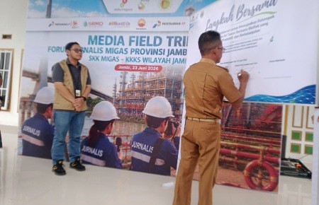 Jurnalis Diajak Melihat Langsung Budidaya Ikan Air Tawar Binaan Pertamina EP Jambi di Desa Kasang Lopak Alai