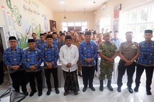 Rakor Camat dan Lurah di Betara, Bupati Anwar Sadat Tekankan Sinkronisasi Program hingga Penanganan Sampah