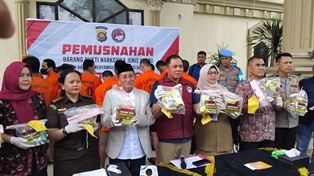 jelang1.jpg