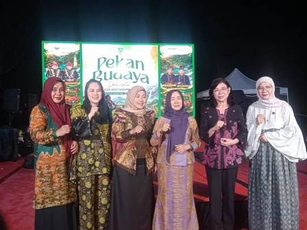 Hj Hesnidar Haris Harapkan Pekan Budaya Jadi Benteng Generasi Muda dari Budaya Luar  